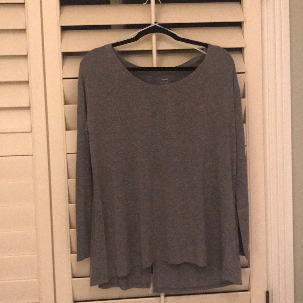 Simple gray Aerie long sleeve tee